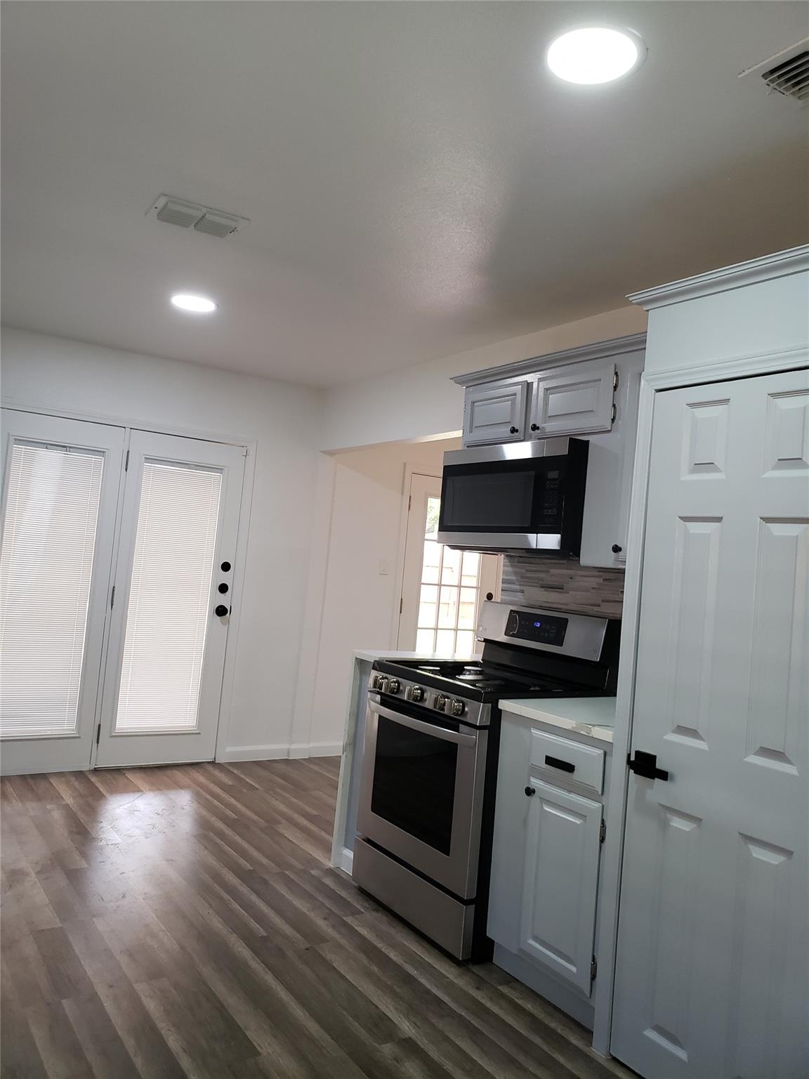 703 Meadow Creek Drive Pflugerville TX 78660