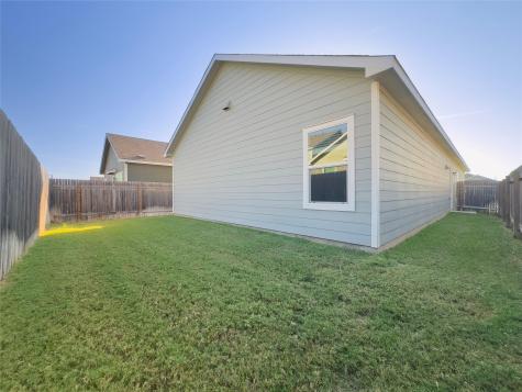 312 Soapstone Pass Maxwell TX 78656