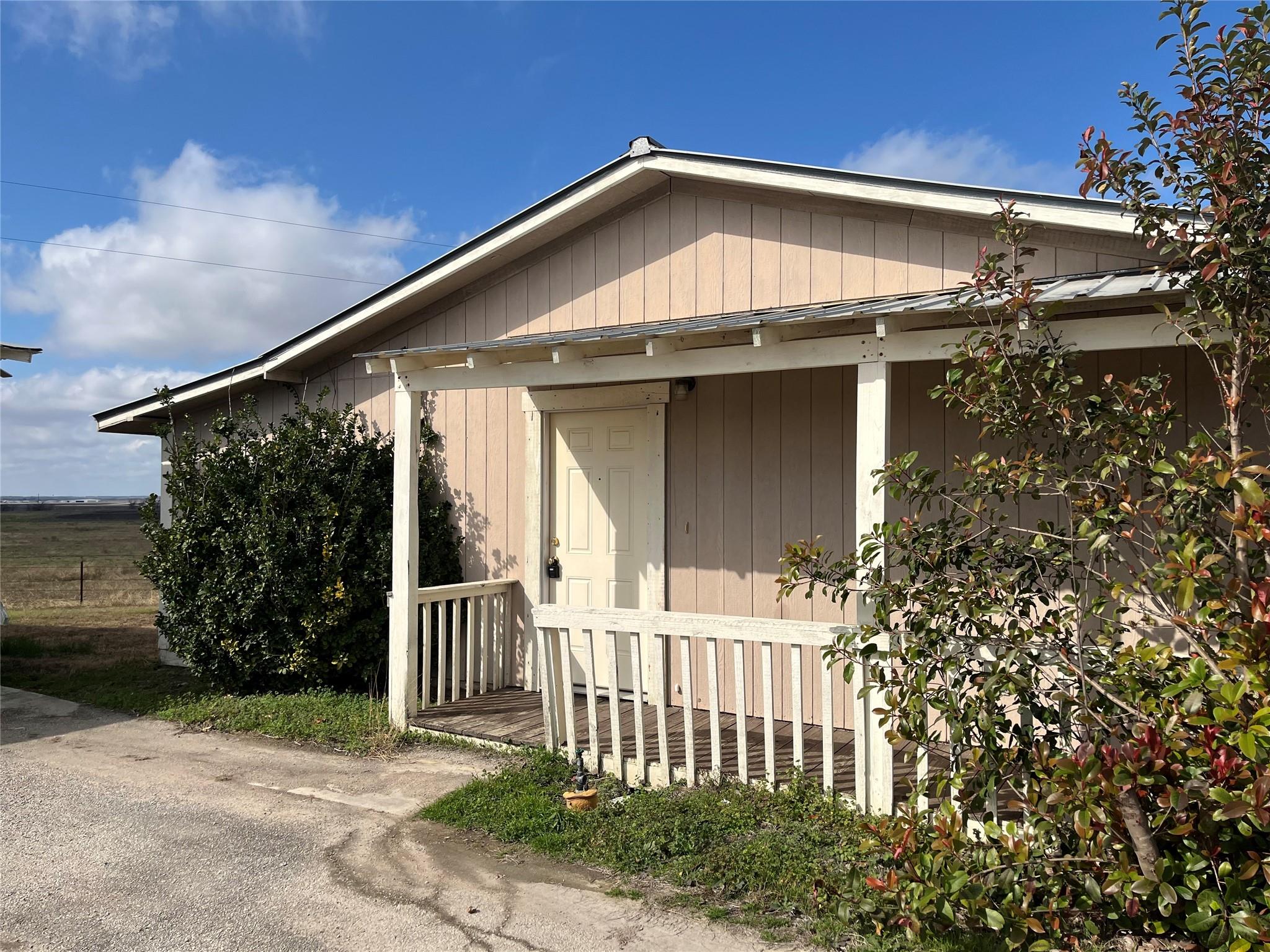 125 Stockmen Lane Maxwell TX 78656
