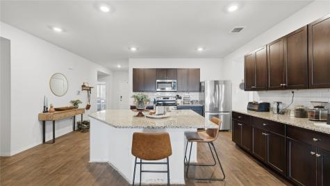 825 Nodding Nixie Seguin TX 78155