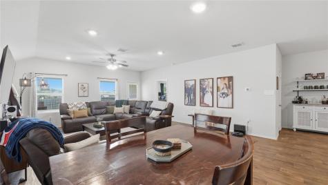 825 Nodding Nixie Seguin TX 78155
