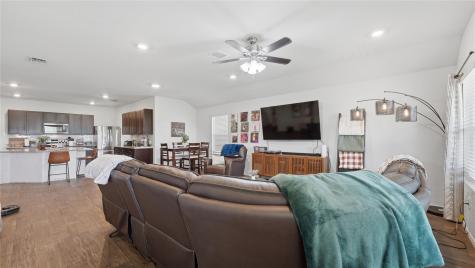 825 Nodding Nixie Seguin TX 78155