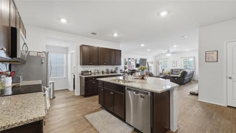 825 Nodding Nixie Seguin TX 78155