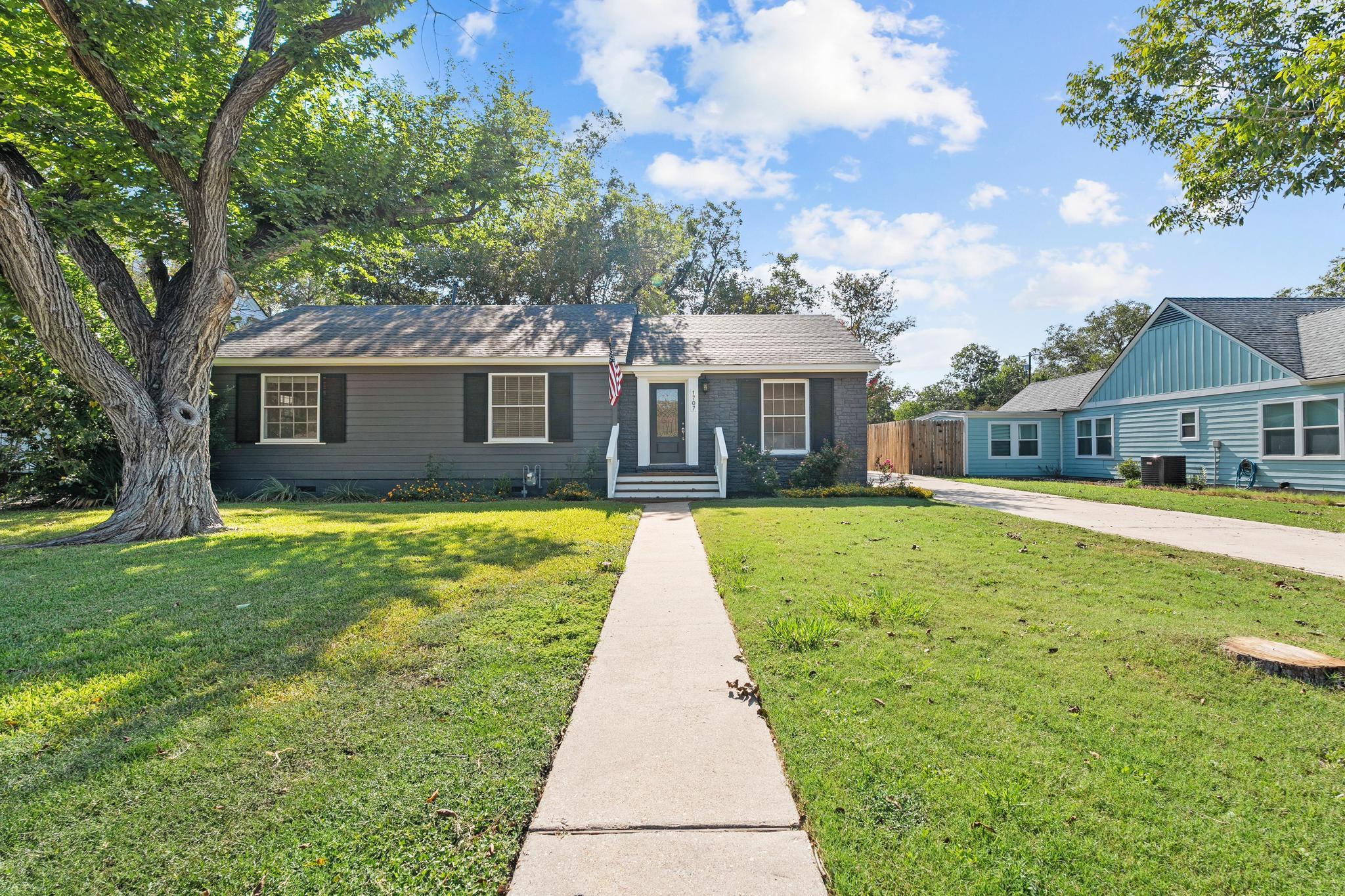 1707 Lexington Street Taylor TX 76574