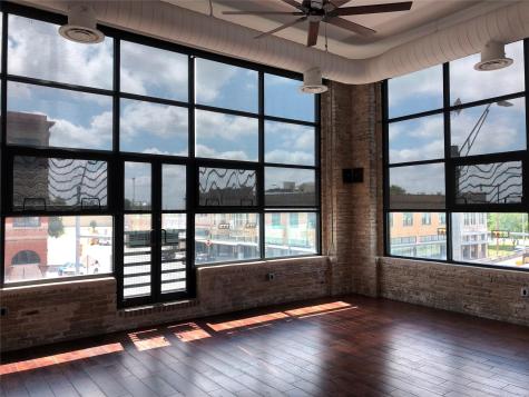 110 W 2nd Street Taylor TX 76574