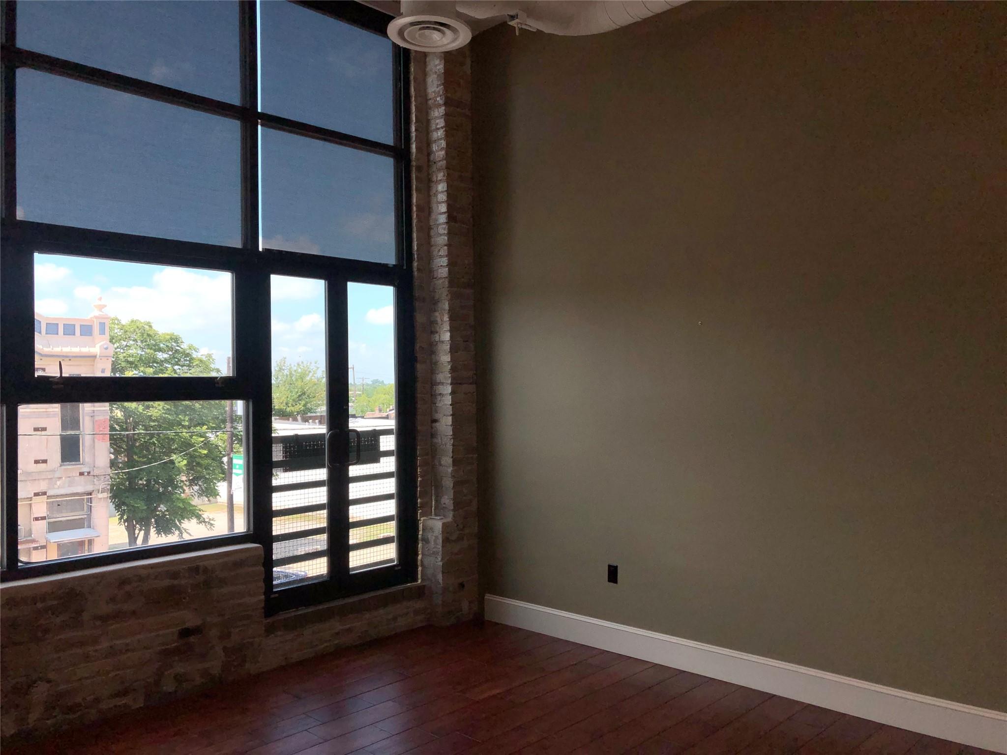 110 W 2nd Street Taylor TX 76574