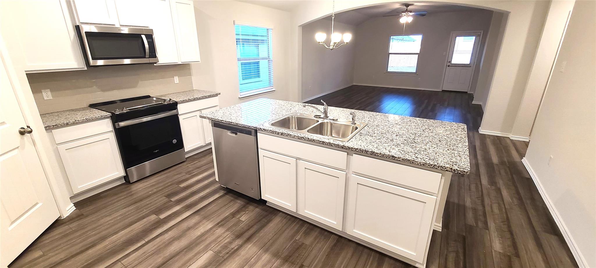 172 Pivot Drive Taylor TX 76574