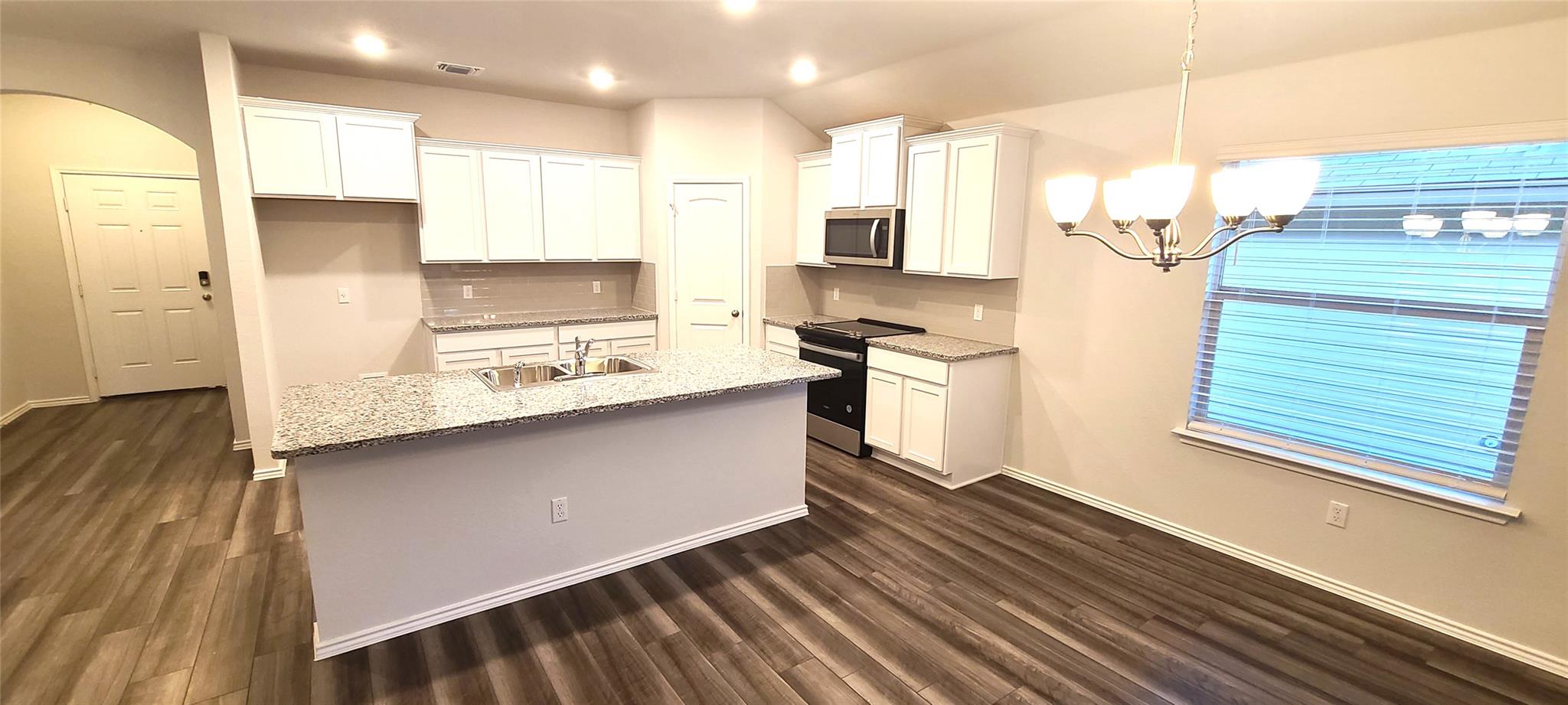172 Pivot Drive Taylor TX 76574