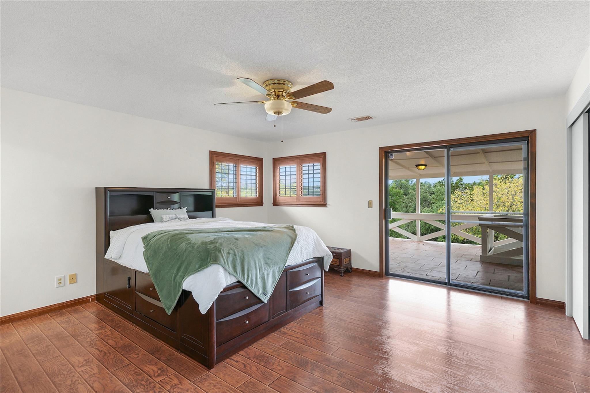 21205 National Drive Lago Vista TX 78645