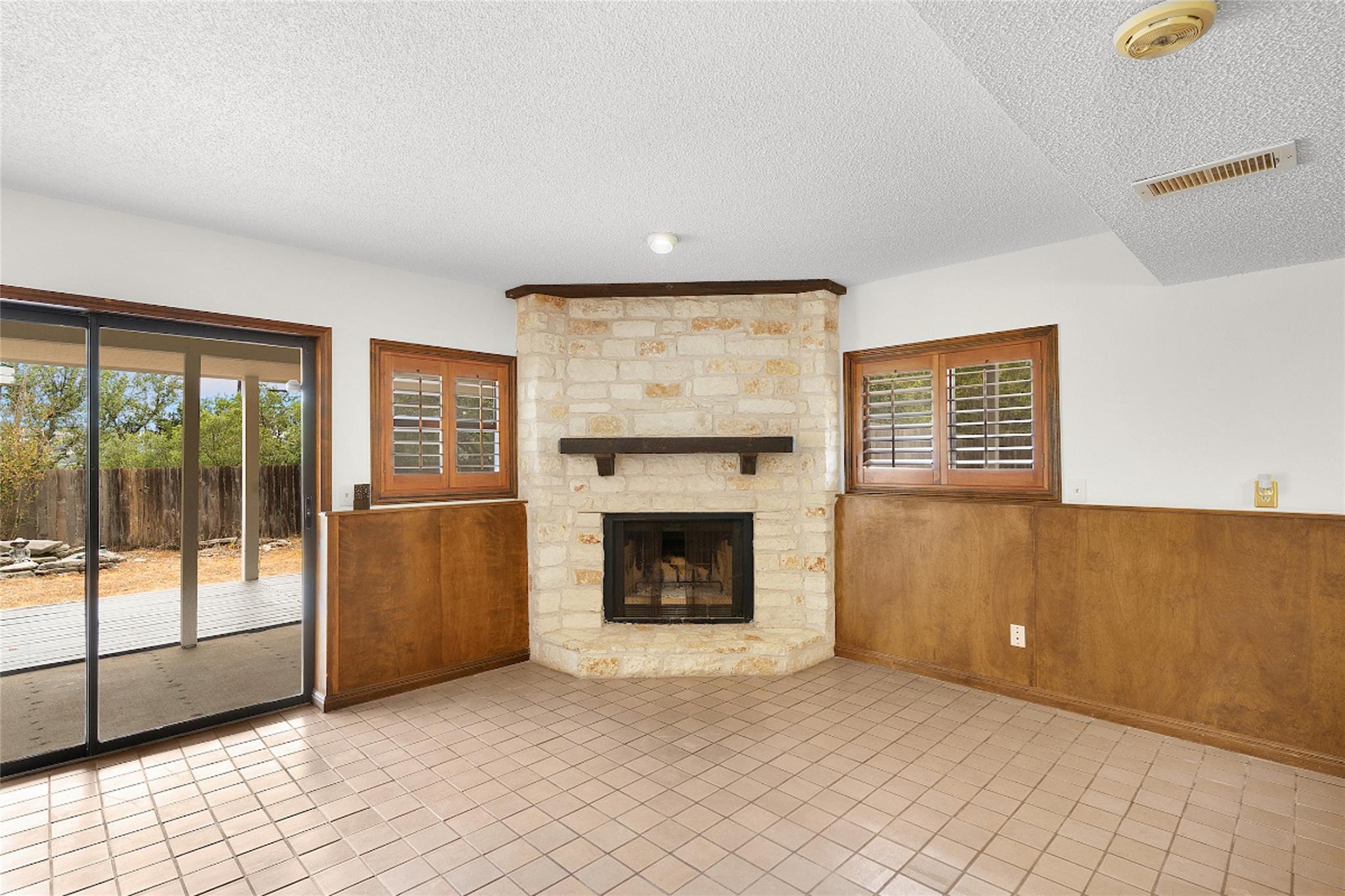 21205 National Drive Lago Vista TX 78645
