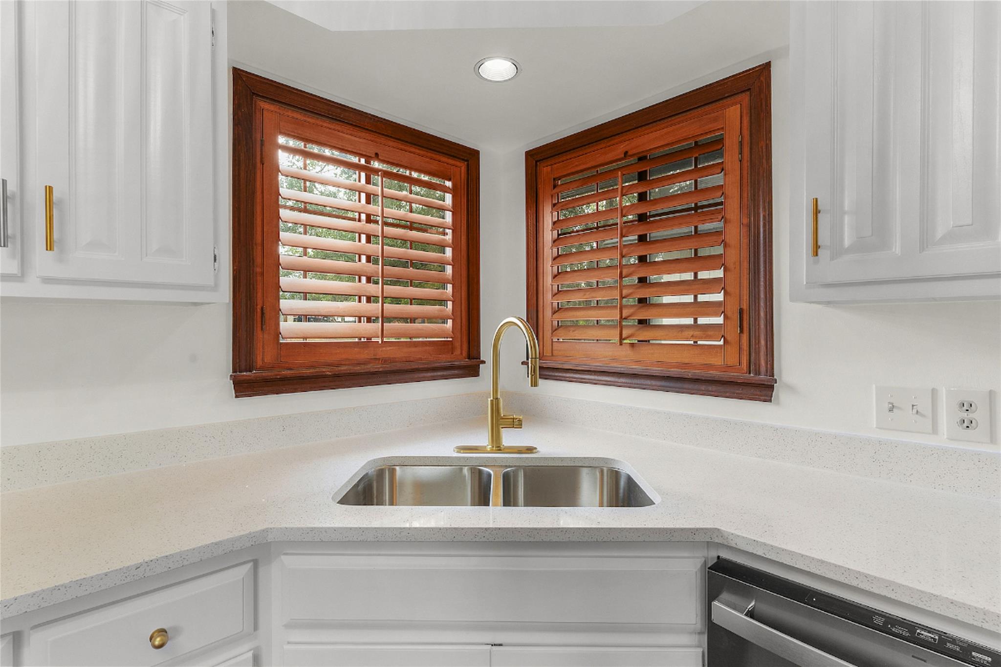 21205 National Drive Lago Vista TX 78645