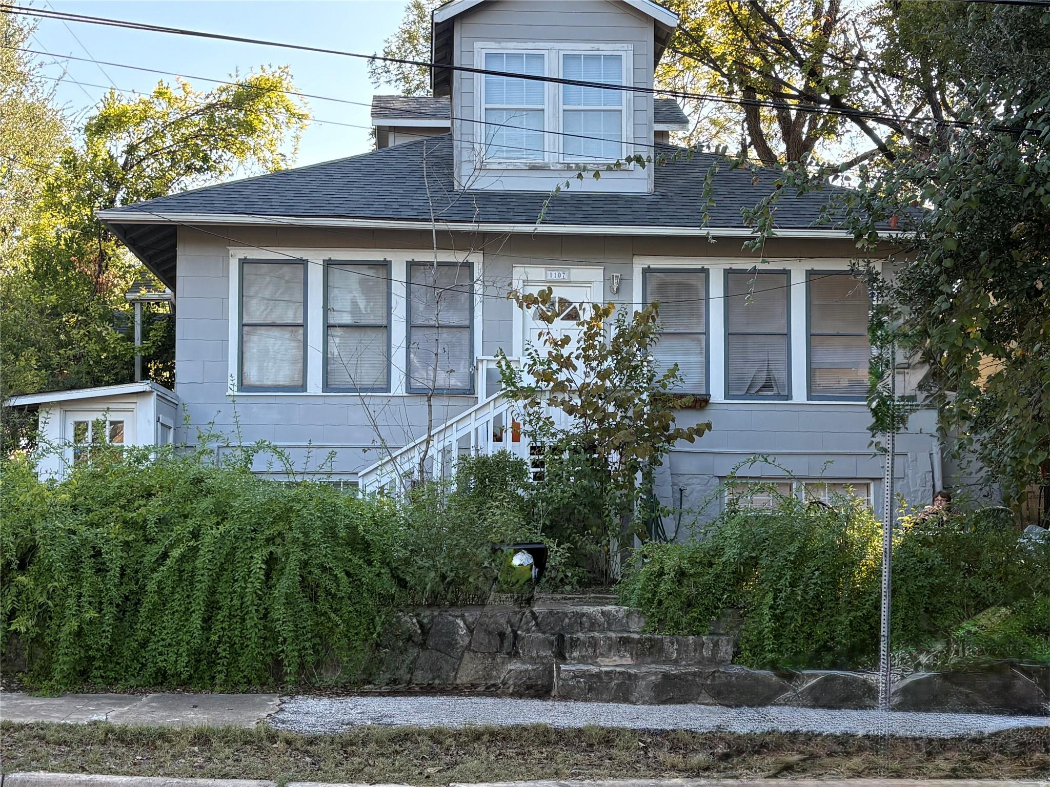 1107#A W 22nd Street W Austin TX 78705