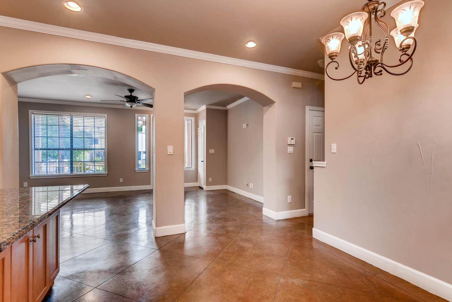 906 Juniper Street Austin TX 78702