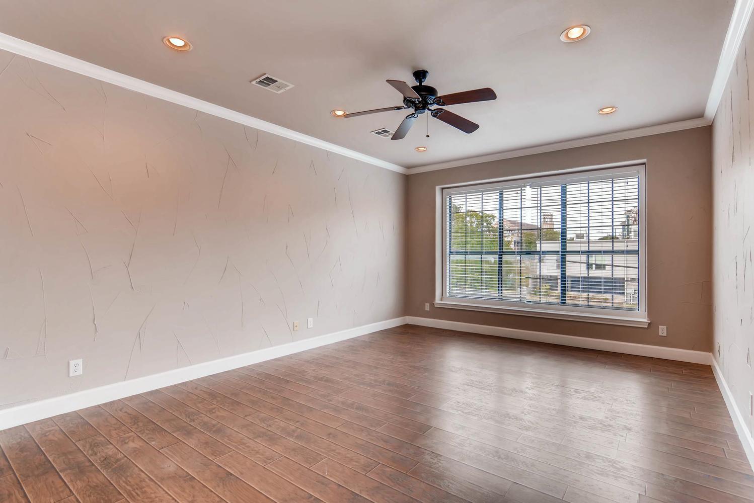 906 Juniper Street Austin TX 78702