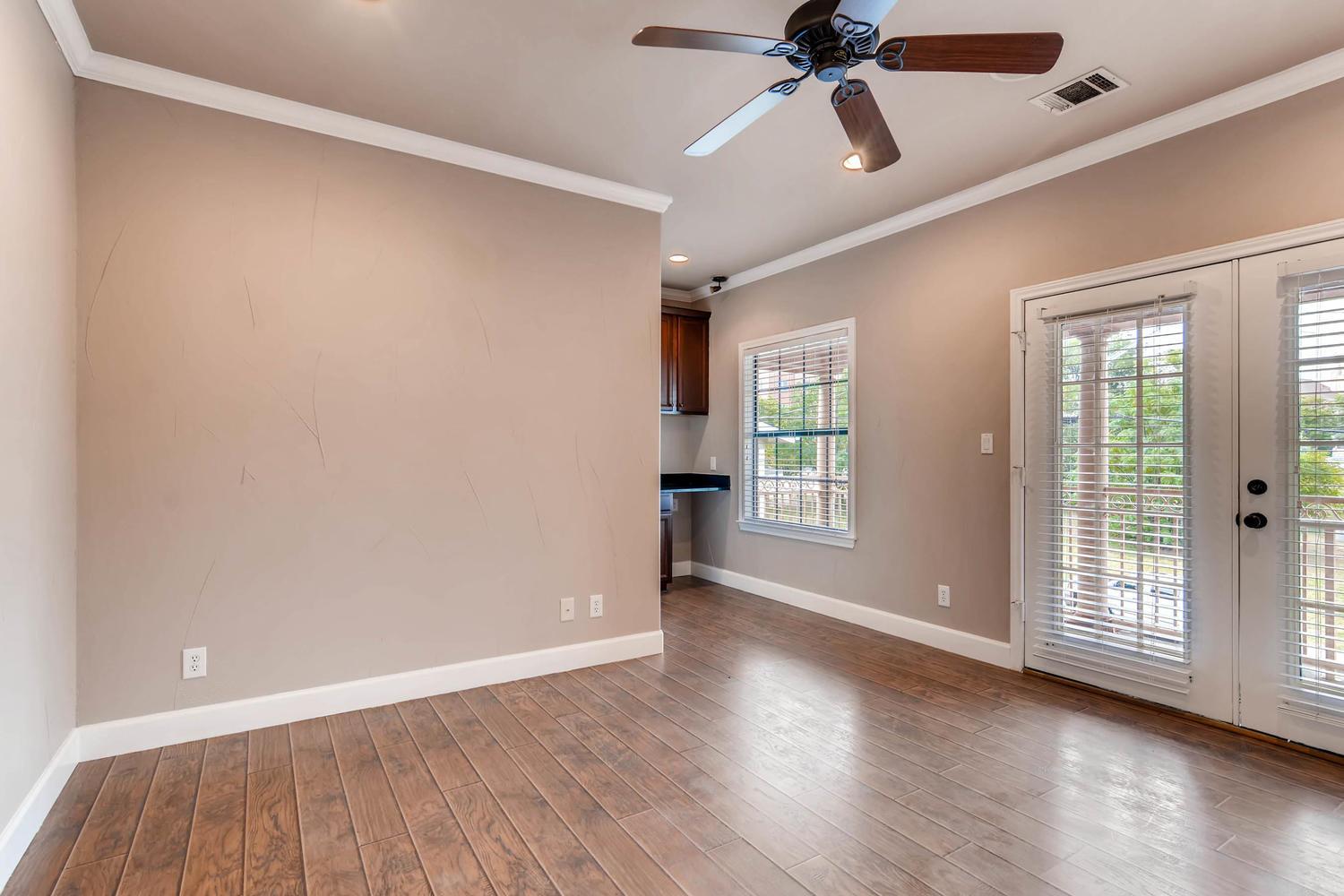906 Juniper Street Austin TX 78702