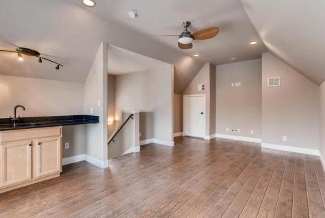 906 Juniper Street Austin TX 78702
