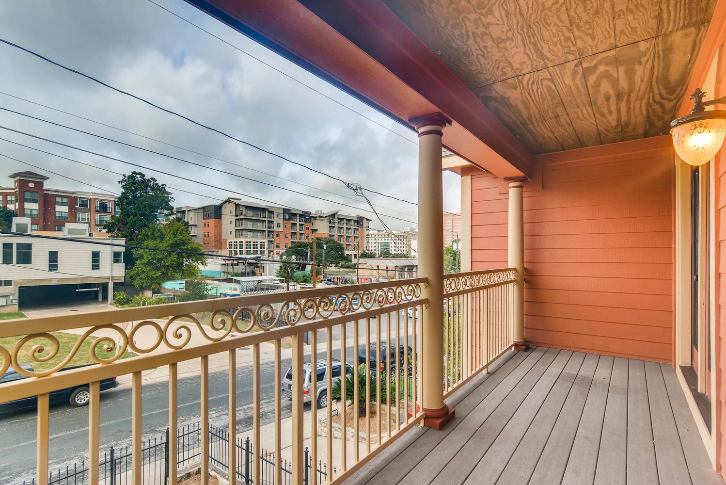 906 Juniper Street Austin TX 78702