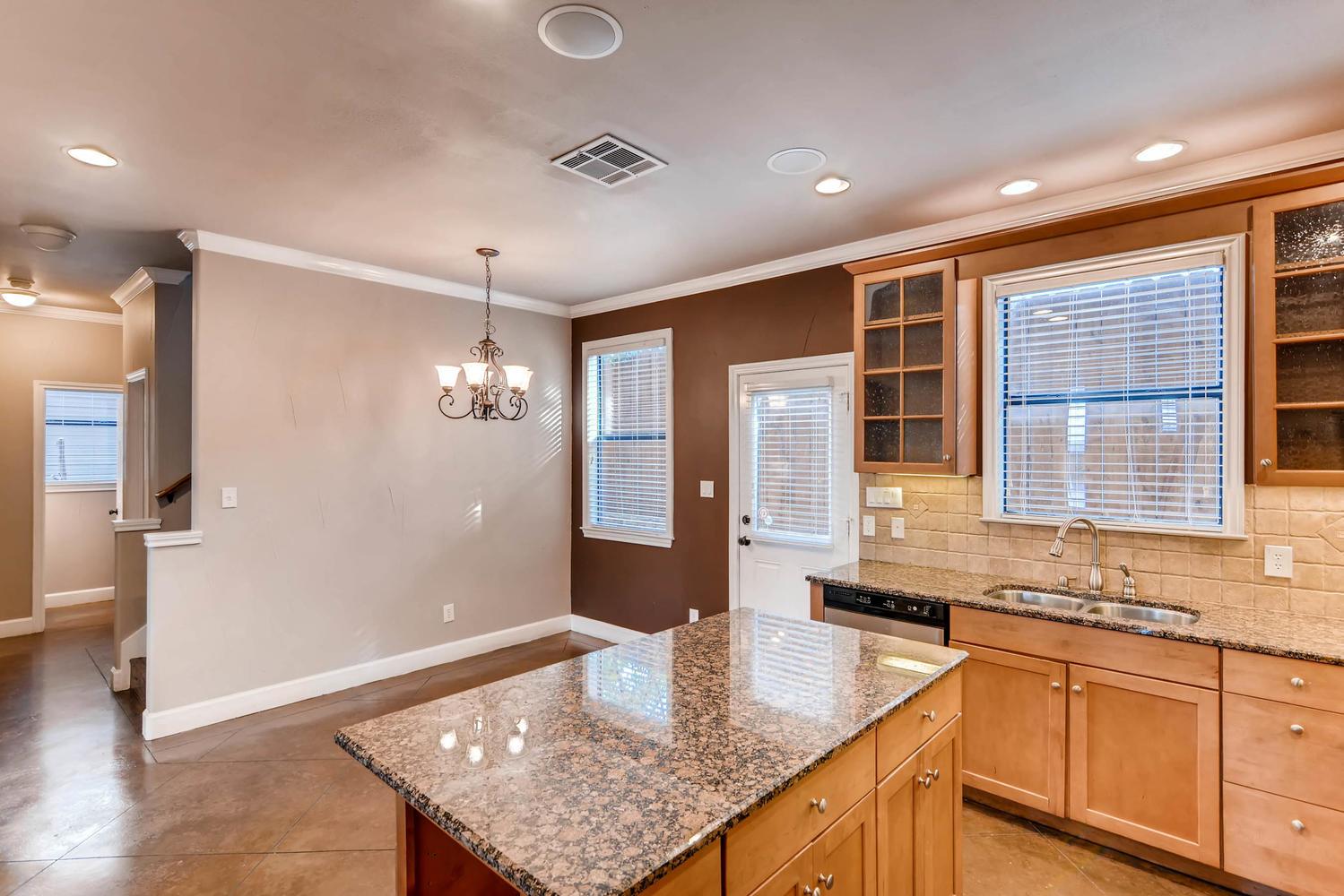 906 Juniper Street Austin TX 78702