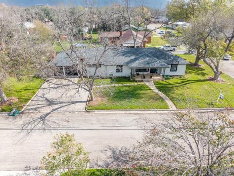 803 Peach Street Seguin TX 78155