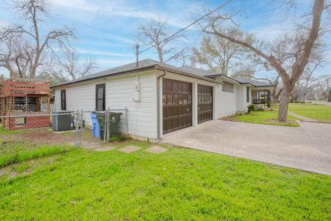 803 Peach Street Seguin TX 78155