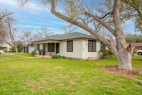 803 Peach Street Seguin TX 78155