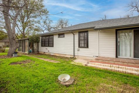 803 Peach Street Seguin TX 78155