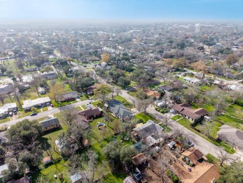 803 Peach Street Seguin TX 78155