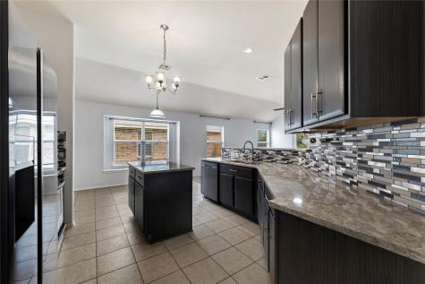 1207 Cherrywood Kyle TX 78640