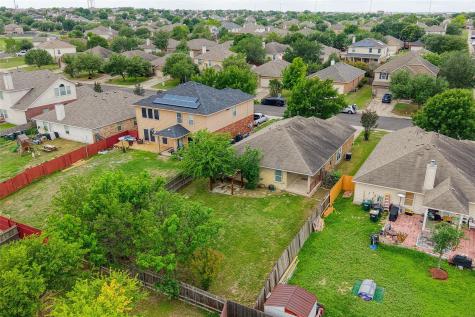 1207 Cherrywood Kyle TX 78640