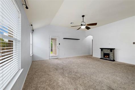 1207 Cherrywood Kyle TX 78640