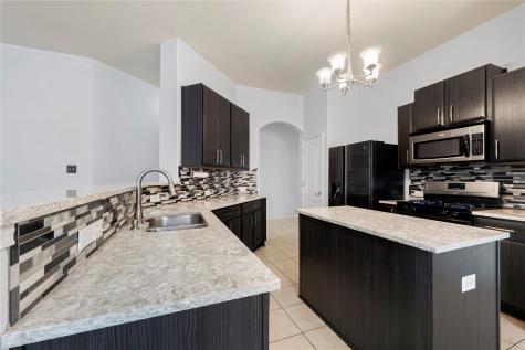 1207 Cherrywood Kyle TX 78640