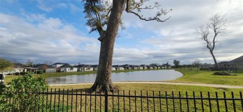 201 Water Grass Trail Clute TX 77531