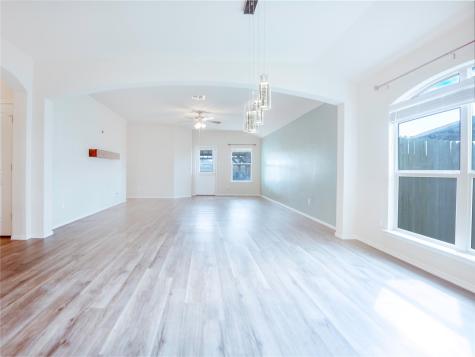 106 Reagor Drive Taylor TX 76574