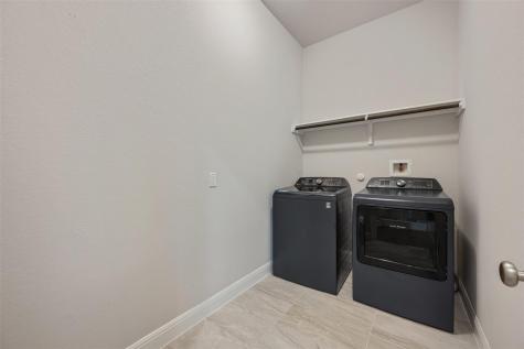 686 Treadwell Lane Kyle TX 78640