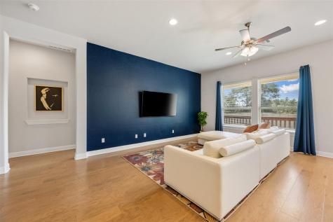 686 Treadwell Lane Kyle TX 78640