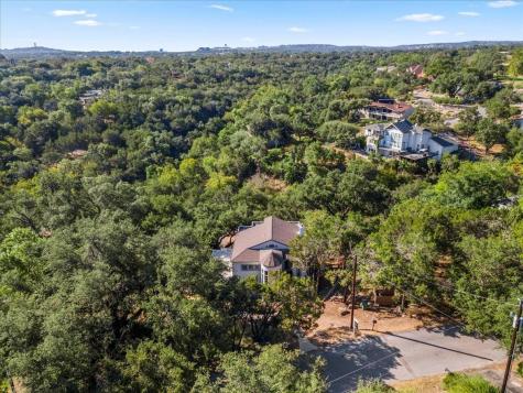210 Finn Street Lakeway TX 78734