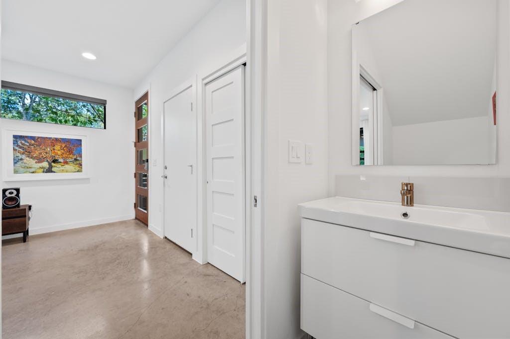 1005 Cardinal Lane Austin TX 78704