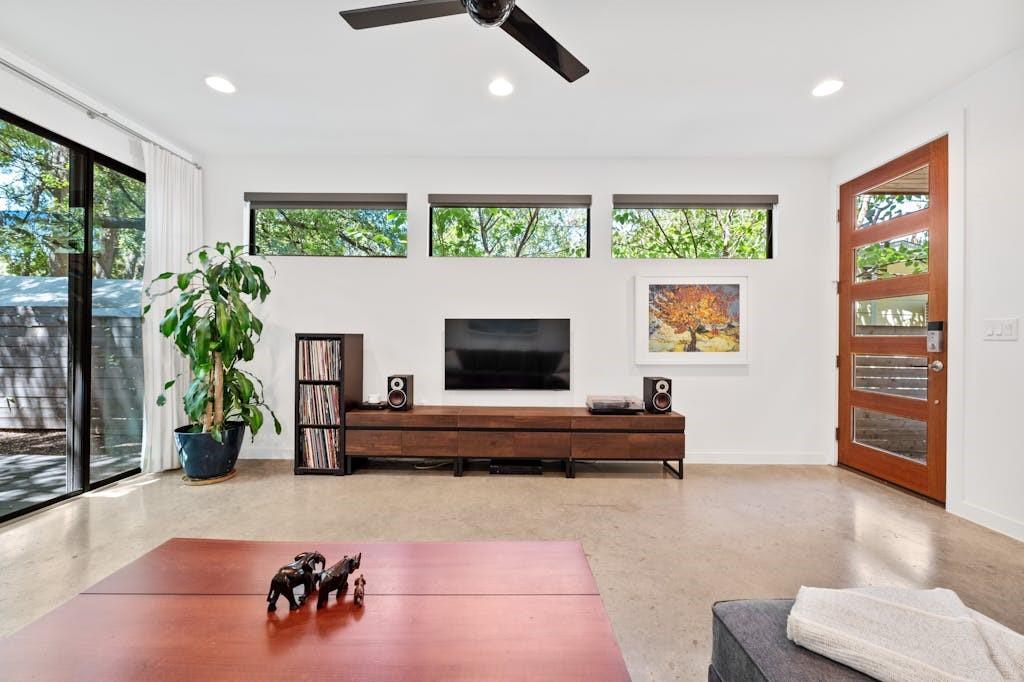 1005 Cardinal Lane Austin TX 78704