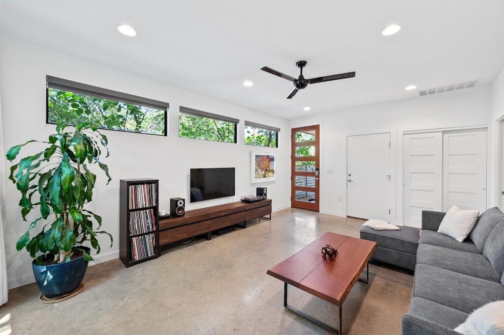 1005 Cardinal Lane Austin TX 78704