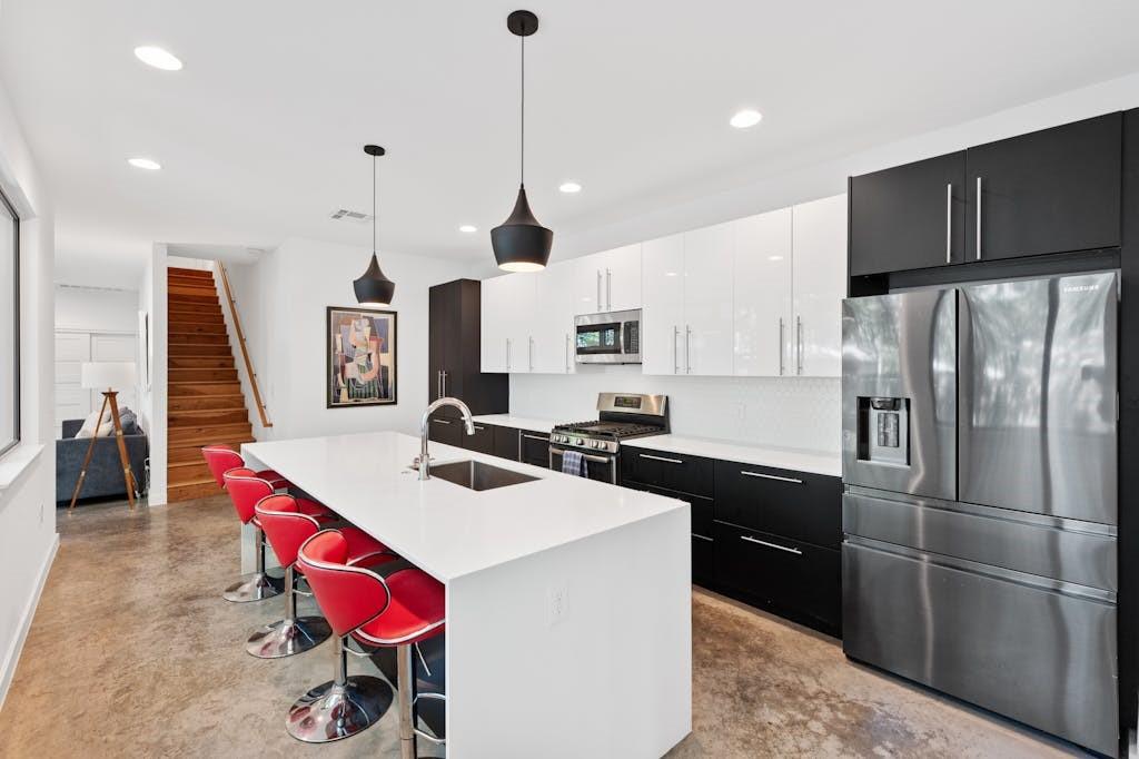 1005 Cardinal Lane Austin TX 78704