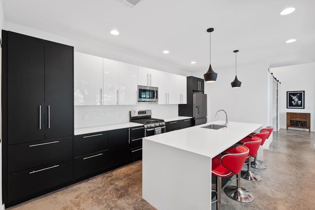 1005 Cardinal Lane Austin TX 78704