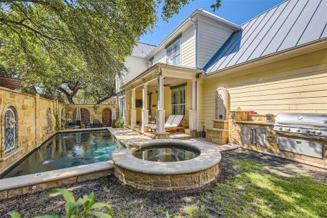 2390 W 8th Street Austin TX 78703