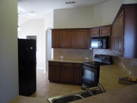 102 Aguilar Drive Hutto TX 78634