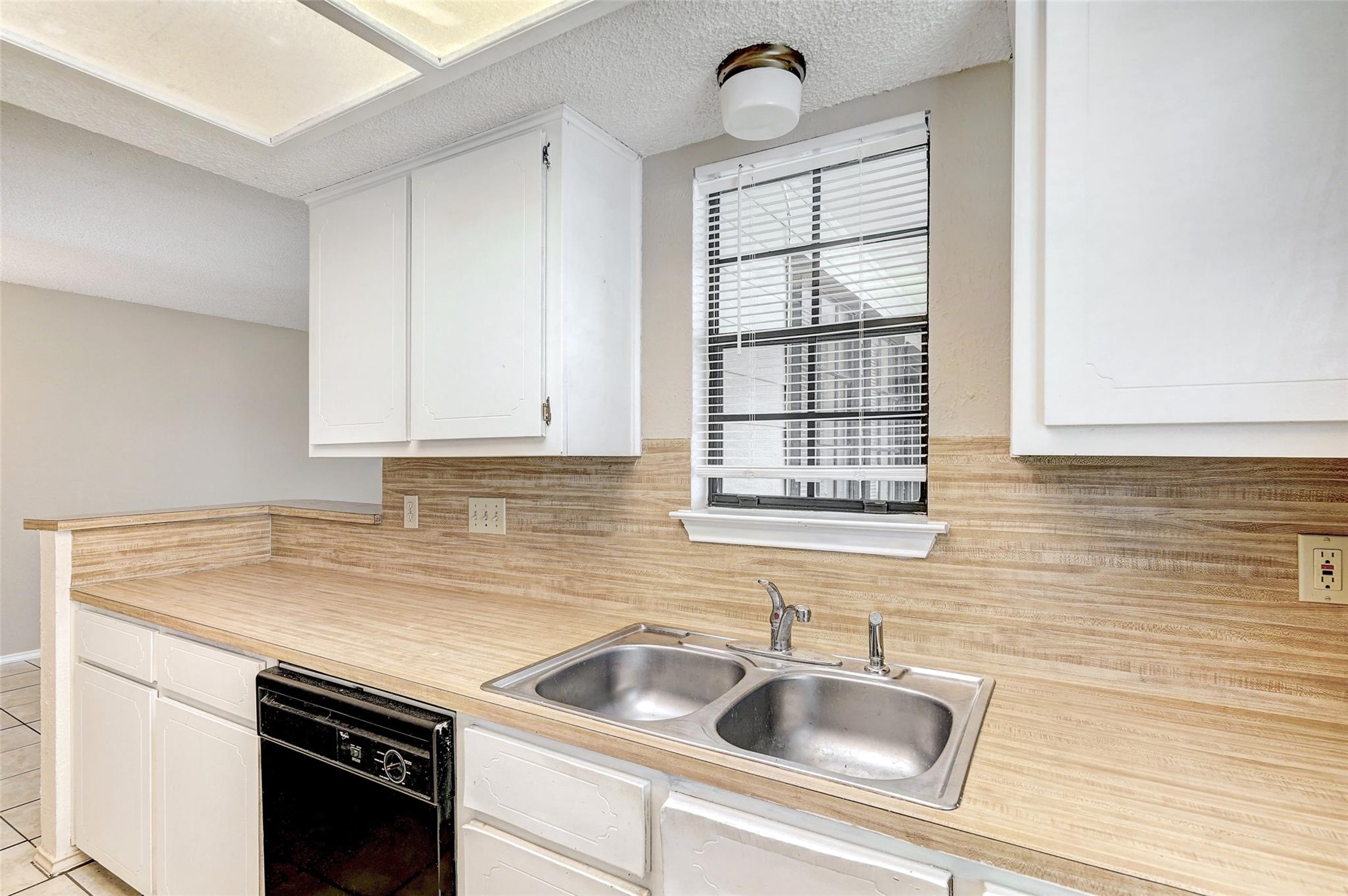 8704 Clearbrook Trail Austin TX 78729