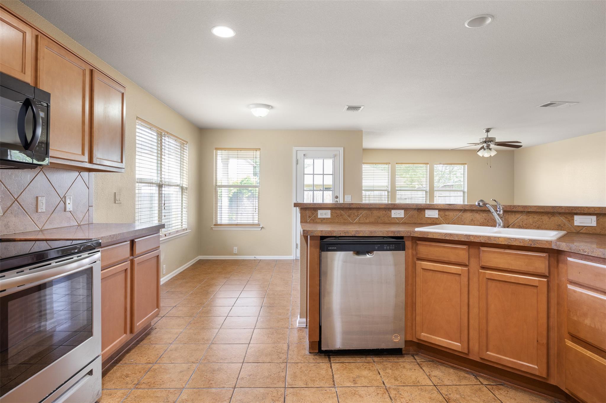 205 Lark Street Leander TX 78641