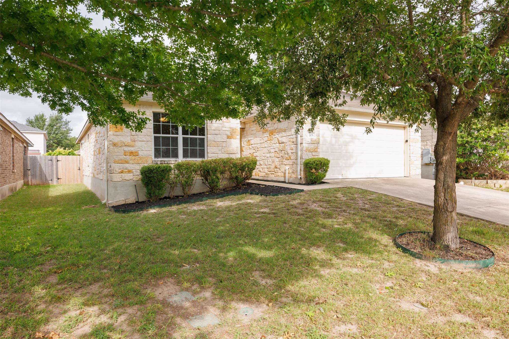 205 Lark Street Leander TX 78641