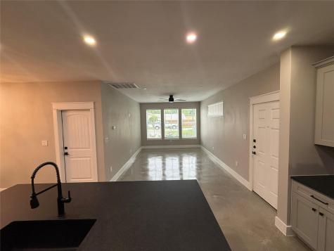 201 N Vandeveer Street Burnet TX 78611