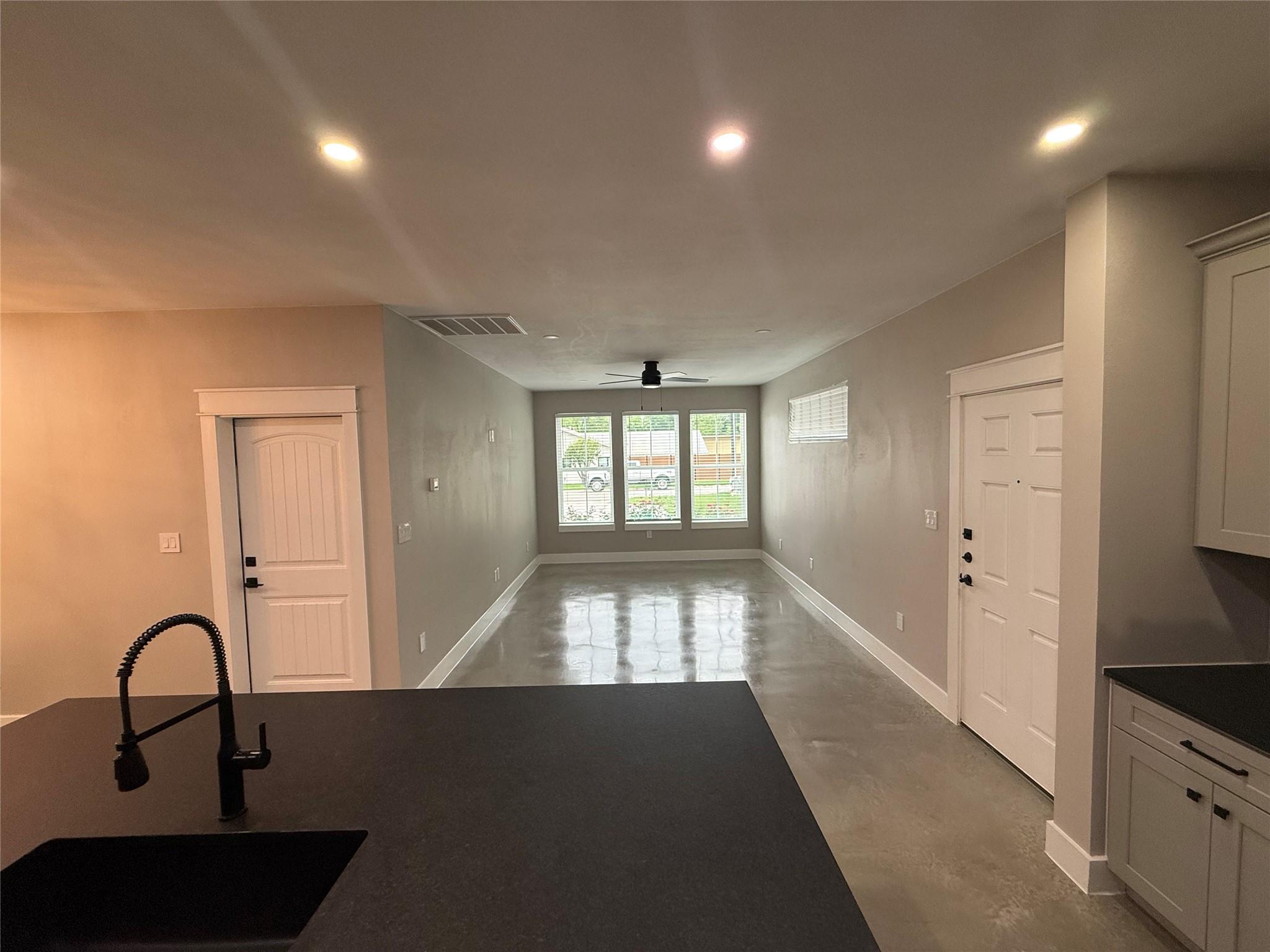 201 N Vandeveer Street Burnet TX 78611