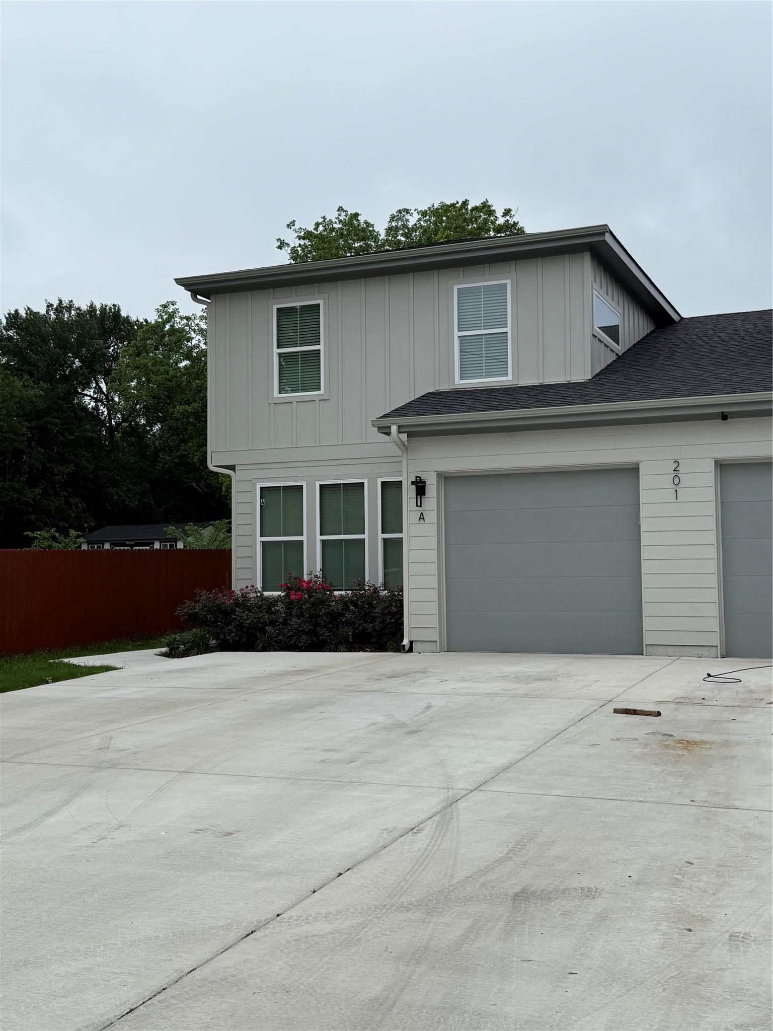 201 N Vandeveer Street Burnet TX 78611