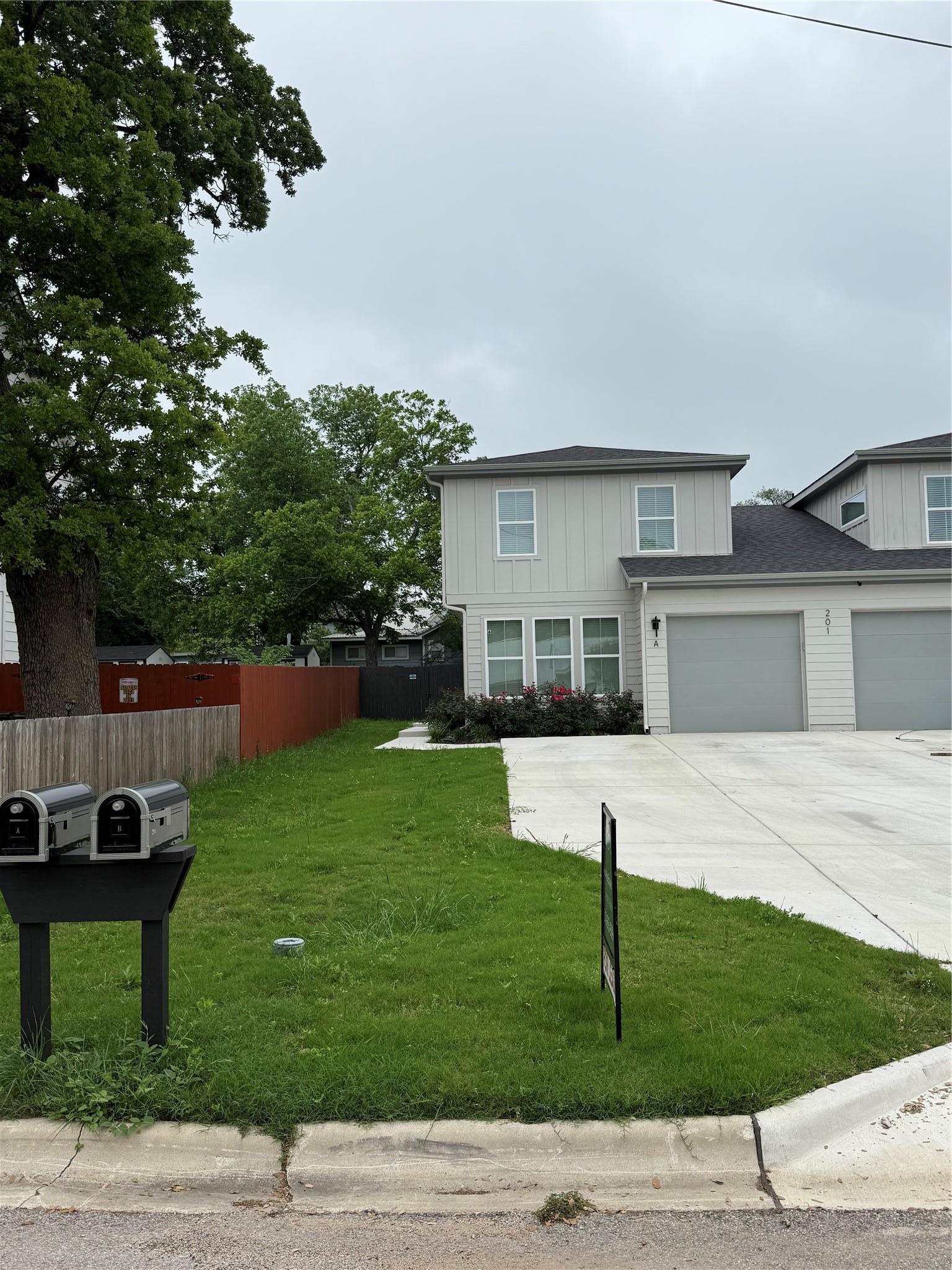 201 N Vandeveer Street Burnet TX 78611